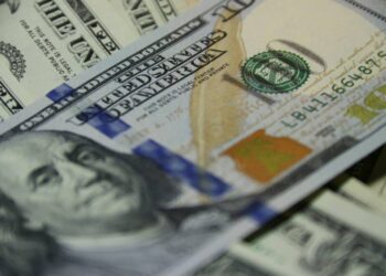 5 Easy Ways to Kickstart Your Side Hustle Today: Making Extra Cash on the Side